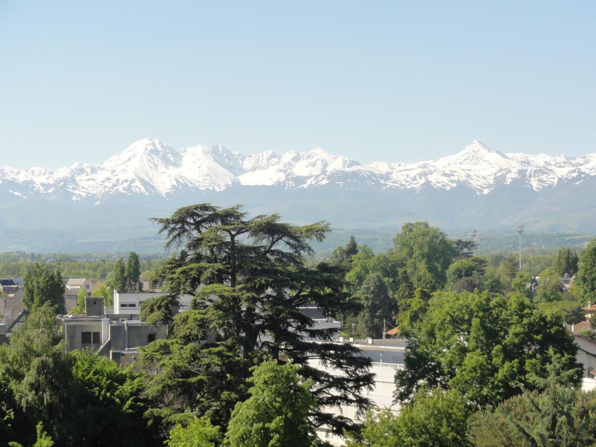 Apartmán Cap Sud - 53M2- Vue Pyrenees- Hypercentre-Wifi Fibre -Nouvelle Literie Tarbes Exteriér fotografie